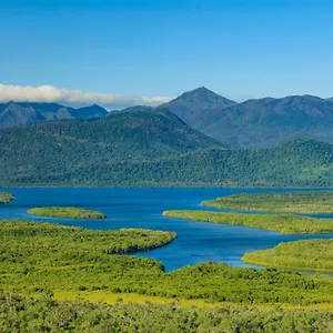Vista Hinchinbrook Cardwell