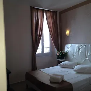 ** Hotel Arcotel 4 Minutes Du Palais Des Festivals - New Management New Team - Old Revievv Francia